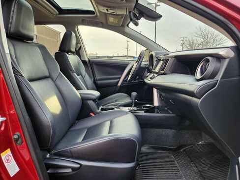 Used 2018 Toyota RAV4 Limited w/ Advanced Technology Package image 14