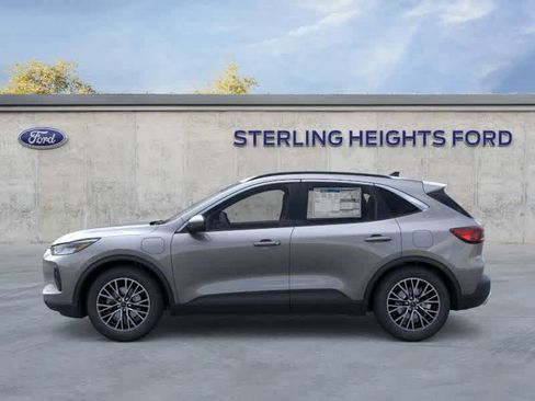 New 2025 Ford Escape SE image 3