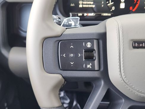 Certified 2025 Land Rover Defender 110 image 30