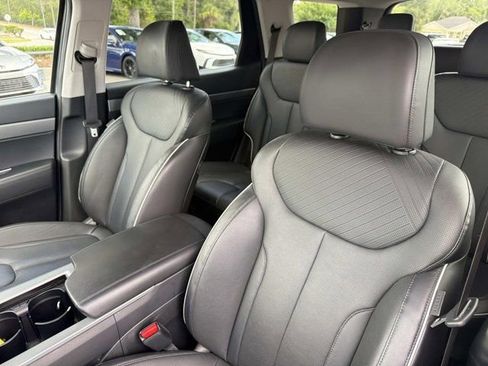 Used 2024 Hyundai Palisade SEL FWD image 11