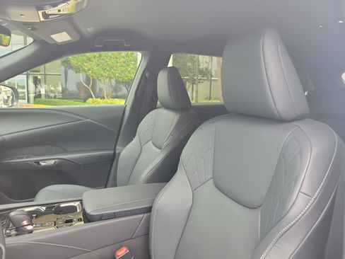 Certified 2025 Lexus RX 350 FWD w/ Technology Package image 23