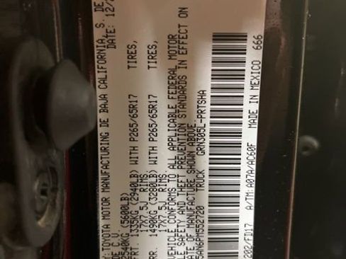 Used 2023 Toyota Tacoma TRD Sport w/ Technology Package image 31