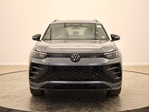 New 2026 Volkswagen Tiguan SE R-Line image 8