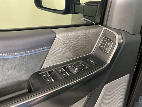 Used 2025 Ford F350 Platinum w/ Tremor Off-Road Package AWD/4WD image 17