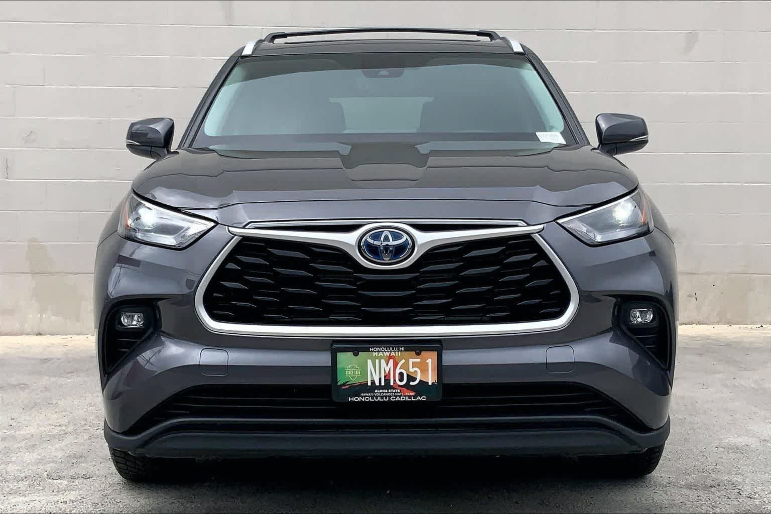 Used 2022 Toyota Highlander XLE AWD/4WD image 6