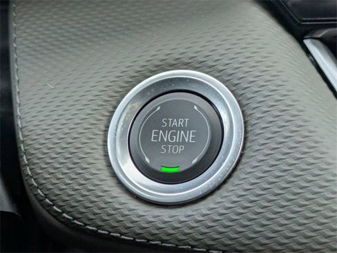 Used 2025 Chevrolet Equinox LT w/ Convenience Package II image 33