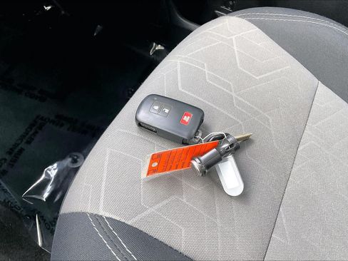 Used 2022 Toyota Tacoma TRD Sport w/ Technology Package AWD/4WD image 11