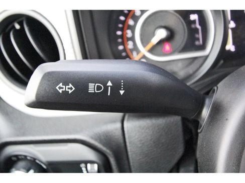 Used 2024 Jeep Gladiator Overland AWD/4WD image 16