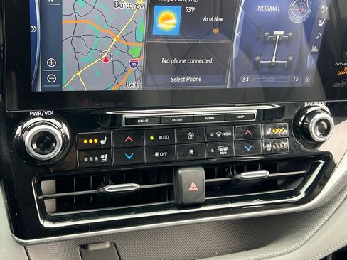 Used 2021 Toyota Highlander Platinum image 23