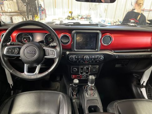 Used 2019 Jeep Wrangler Unlimited Rubicon AWD/4WD image 18