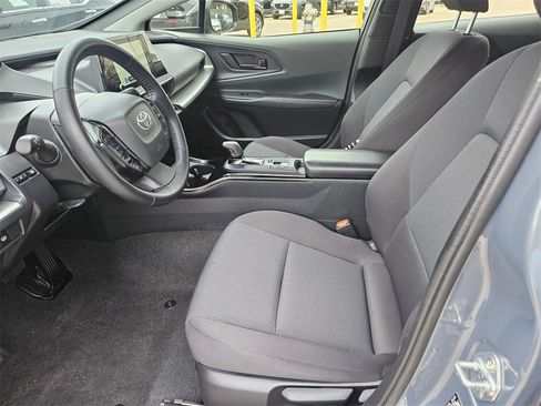 Used 2025 Toyota Prius LE image 11