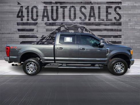 Used 2017 Ford F250 Lariat w/ Lariat Value Package AWD/4WD image 2