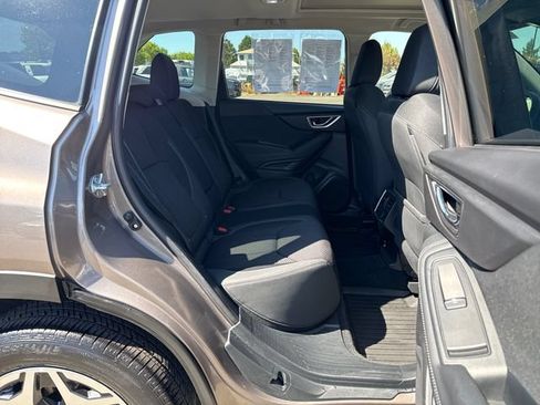 Used 2024 Subaru Forester Premium AWD/4WD image 10