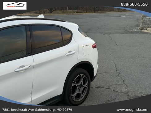 Used 2022 Alfa Romeo Stelvio Sprint AWD/4WD image 4