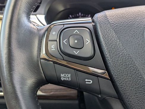 Used 2013 Toyota Avalon Limited image 25