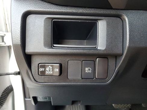 Used 2019 Toyota Tacoma TRD Sport image 28