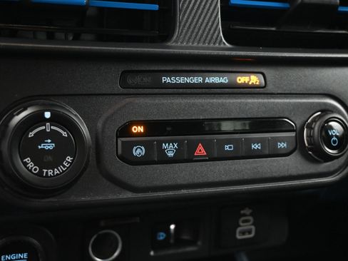 Used 2025 Ford Maverick Lobo AWD/4WD image 25