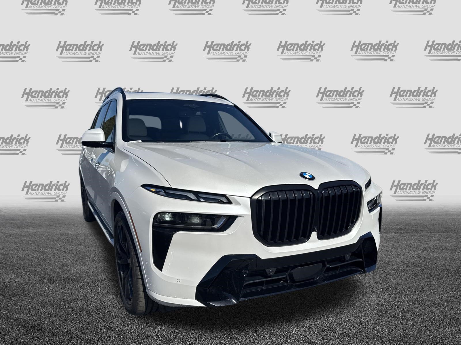 Used 2023 BMW X7 xDrive40i w/ Executive Package AWD/4WD image 3