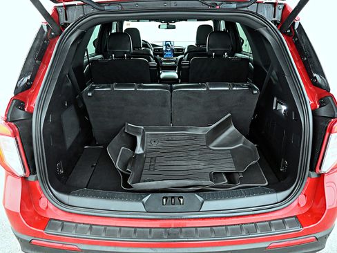 Used 2020 Ford Explorer ST w/ ST Street Pack image 35