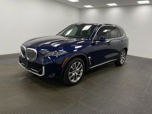 Certified 2024 BMW X5 xDrive50e w/ Executive Package AWD/4WD image 12