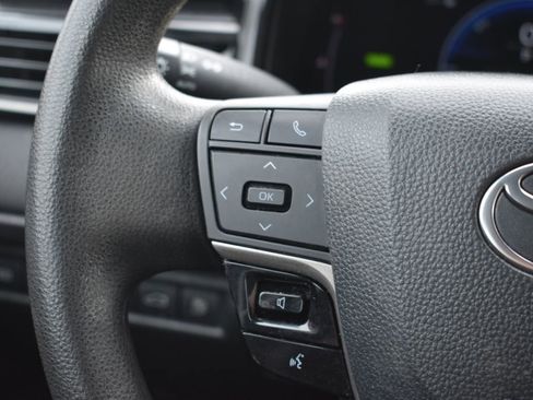 Used 2025 Toyota Camry LE image 14