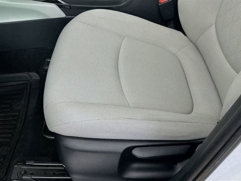 Used 2022 Toyota Corolla Cross LE image 30