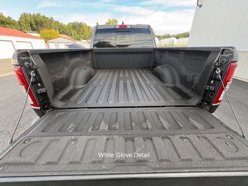 Used 2022 RAM 1500 Big Horn w/ Night Edition AWD/4WD image 14