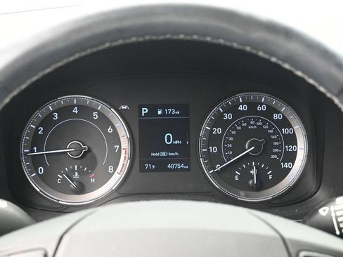 Used 2022 Hyundai Venue SEL FWD image 12