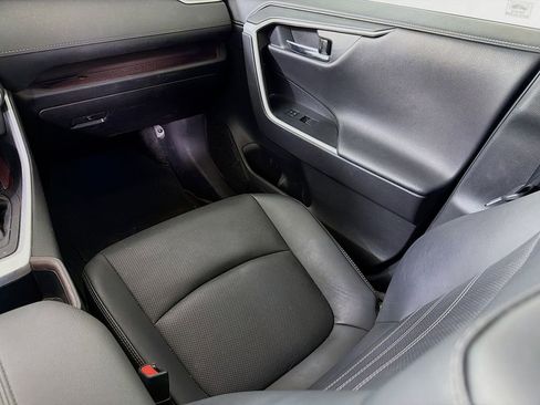 Used 2022 Toyota RAV4 Limited image 27