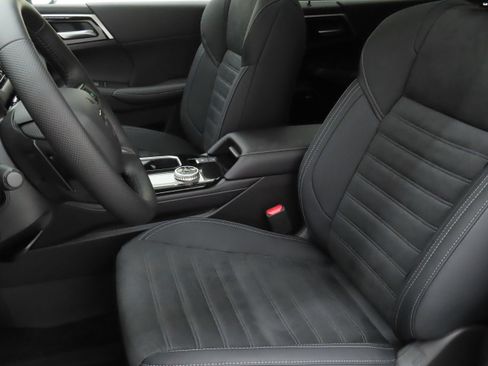 New 2026 Mitsubishi Outlander AWD image 11