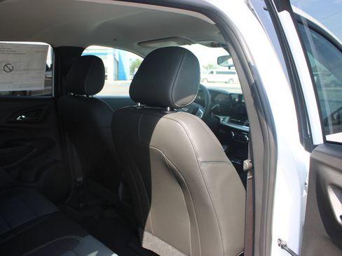 New 2026 Chevrolet Trax LT w/ Driver Confidence Package FWD image 32