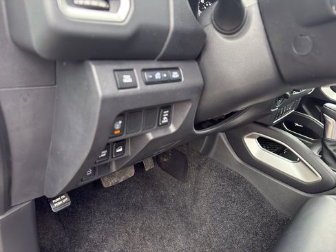 Certified 2023 Nissan Frontier SV w/ SV Premium Package image 15