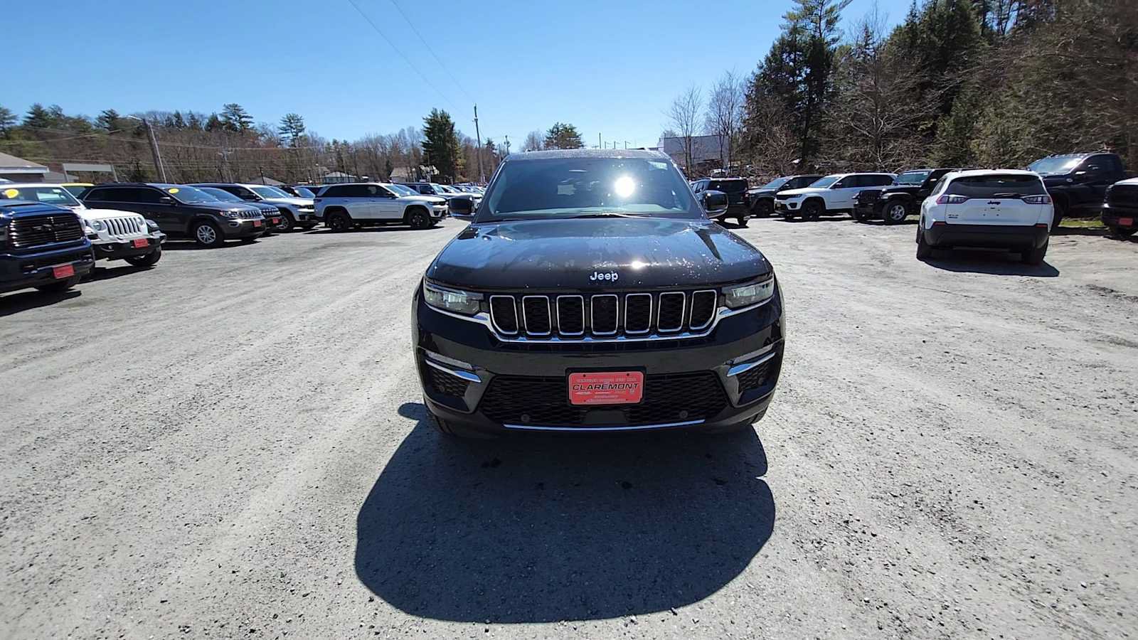 New 2024 Jeep Grand Cherokee Limited 4xe w/ Luxury Tech Group II AWD/4WD image 3