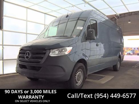 Used 2021 Mercedes-Benz Sprinter 2500 image 1
