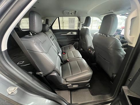 Used 2026 Ford Explorer Active w/ Active Comfort Package AWD/4WD image 11
