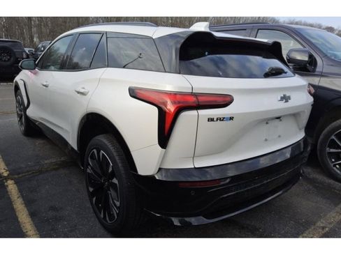 Used 2025 Chevrolet Blazer EV RS image 4