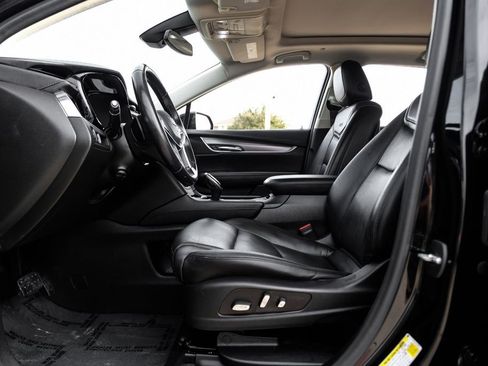 Used 2019 Cadillac XT5 Luxury image 3