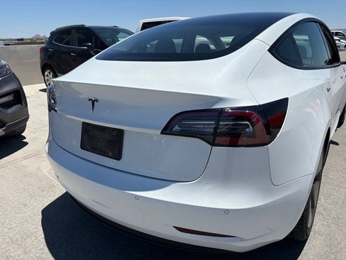 Used 2021 Tesla Model 3 Standard Range Plus RWD image 4