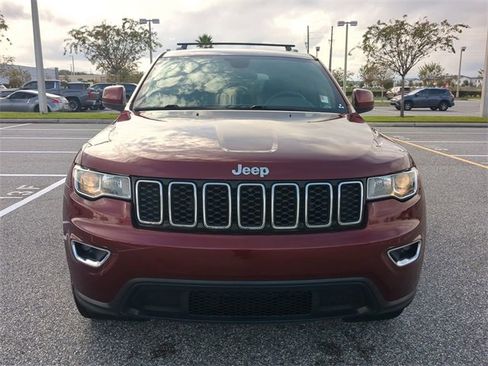 Used 2017 Jeep Grand Cherokee Laredo image 9