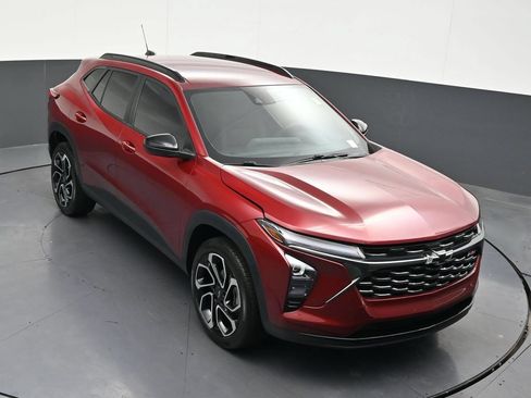 Used 2024 Chevrolet Trax RS FWD image 23