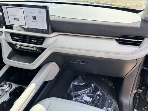 New 2026 Ford Explorer Active w/ Active Comfort Package image 19