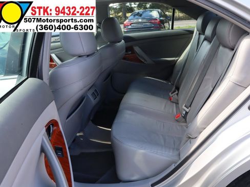 Used 2010 Toyota Camry SE FWD image 14