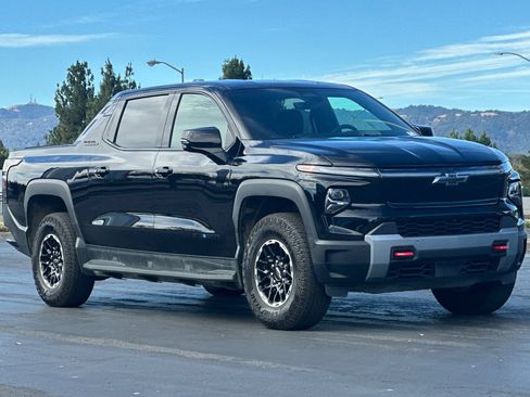 Used 2026 Chevrolet Silverado EV Trail Boss AWD/4WD image 2