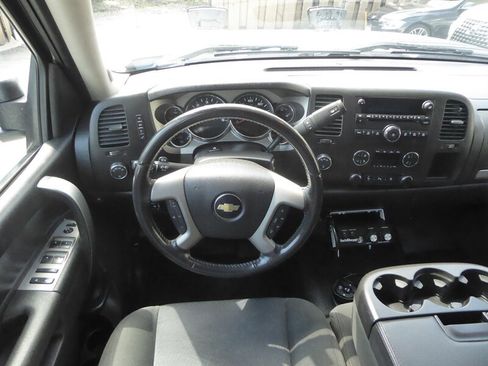 Used 2011 Chevrolet Silverado 2500 LT w/ Interior Plus Package AWD/4WD image 11