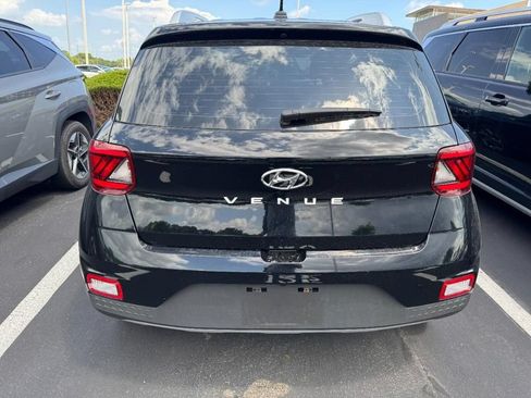 Used 2025 Hyundai Venue SEL FWD image 3