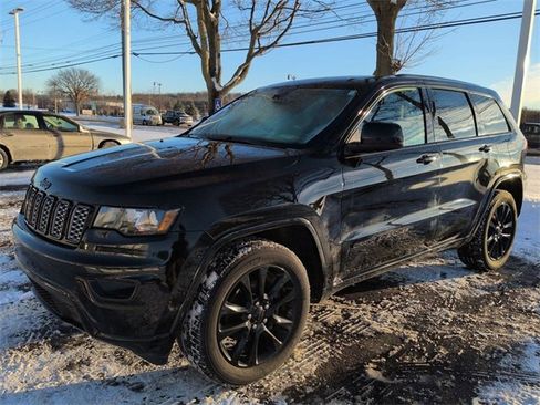 Used 2020 Jeep Grand Cherokee Altitude image 7