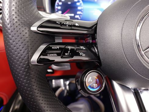 Used 2022 Mercedes-Benz SL 63 AMG 4MATIC image 39