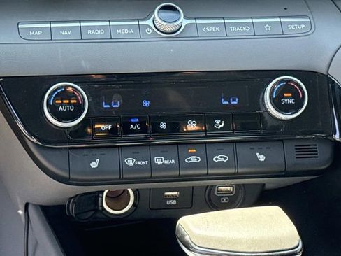 Used 2023 Hyundai Elantra SEL w/ Convenience Package FWD image 21