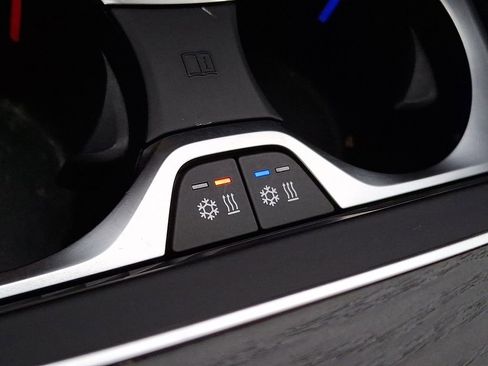 Used 2021 BMW X7 xDrive40i w/ Executive Package image 22