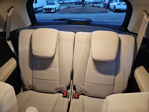 New 2026 Mercedes-Benz GLS 450 4MATIC image 13